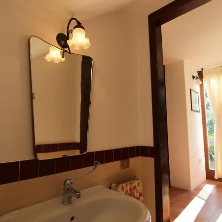 Luxurious Cottage In Vo With Garden Holiday home *